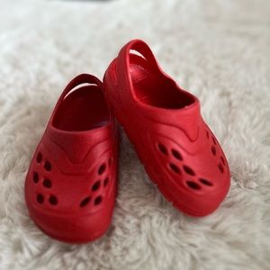 SOLD ❌POST - Wonder Nation Red Toddler Crocs